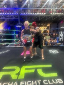 Read more about the article Denise Castle won a 4th round TKO to win the vacant WIBA Pinweight World Title today in Thailand 🇹🇭