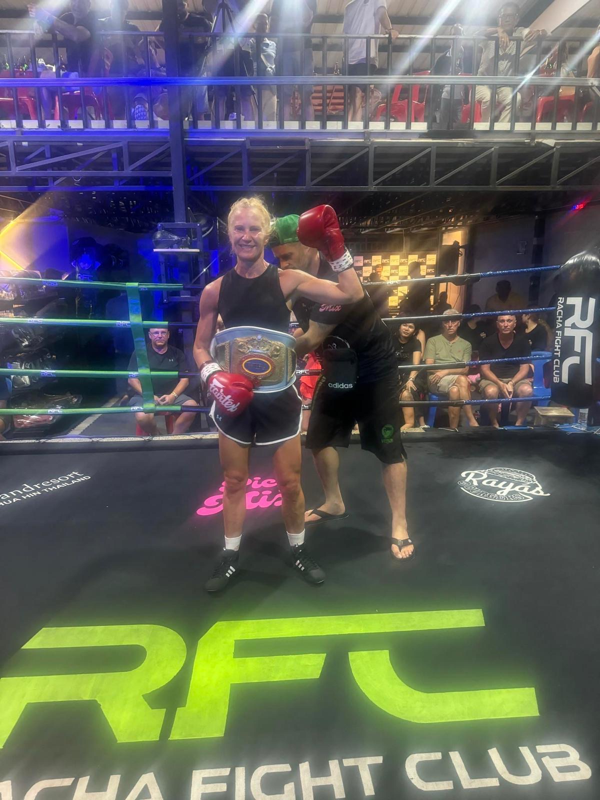 Read more about the article Denise Castle won a 4th round TKO to win the vacant WIBA Pinweight World Title today in Thailand 🇹🇭